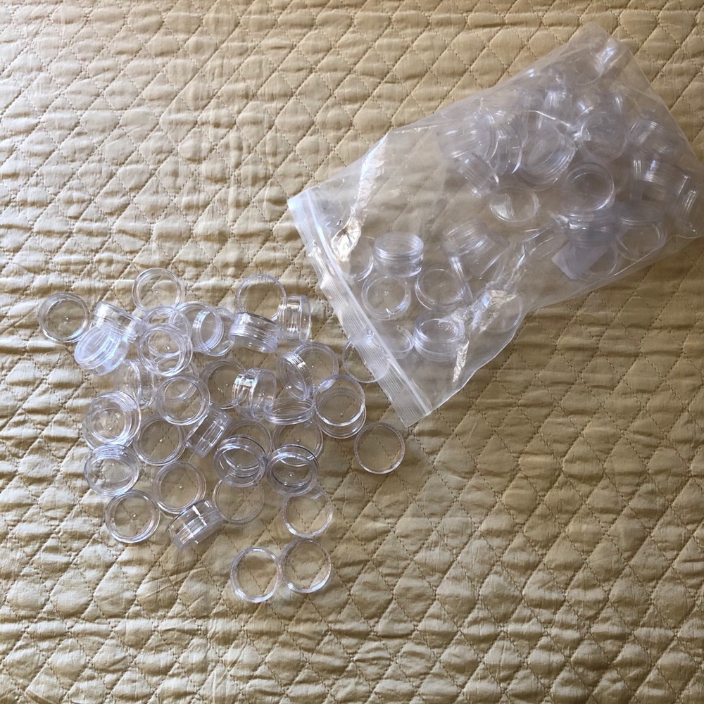 Makeup Sample Containers